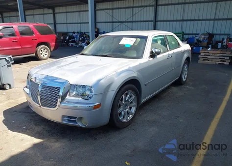 2005 Chrysler 300C z USA, uszkodzony, nr VIN 2C3AA63H05H665672
